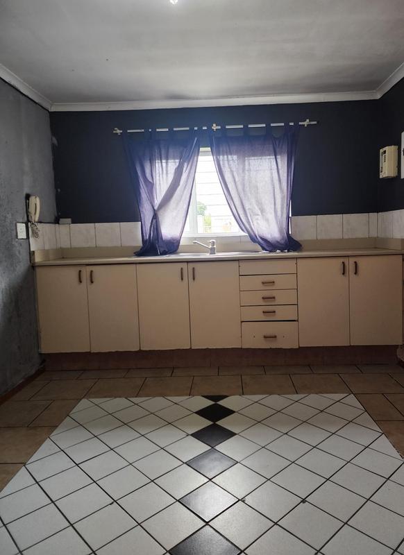 6 Bedroom Property for Sale in Zeekoevlei Western Cape